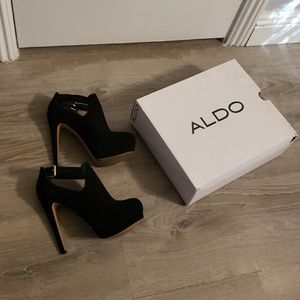 Black Suede Bootir Heels